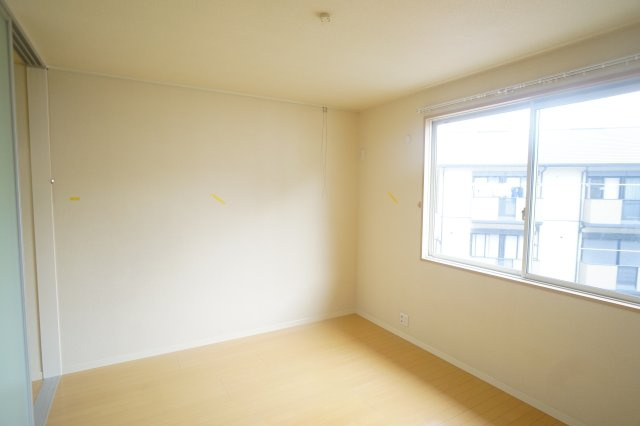 グランヒルミワＡ棟の洋室