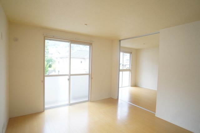 グランヒルミワＡ棟の居間・リビング