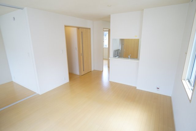 グランヒルミワＡ棟の居間・リビング