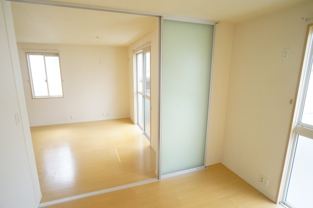 グランヒルミワＡ棟の洋室