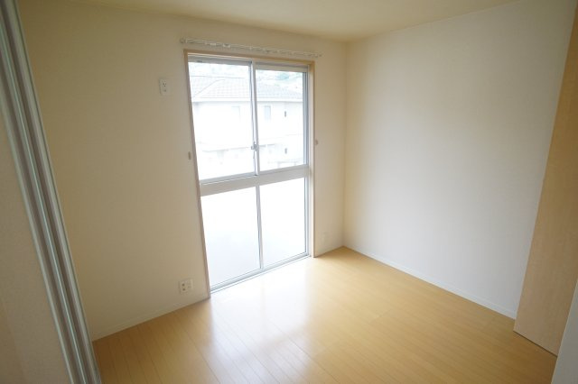 グランヒルミワＡ棟の洋室