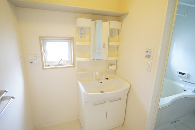 グランヒルミワＡ棟の洗面所