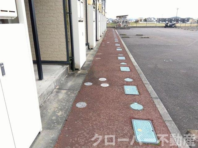 レオパレス西汐入リバーサイドのエントランス