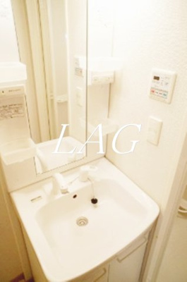 【洗面所】 | エターナル南与野 | 洗面台です。