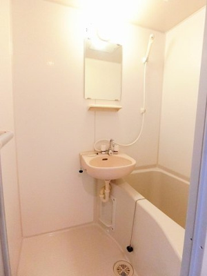 【浴室】 | アトレ三田 | ※参考写真※バスルームは洗面台付きの2点ユニットです♪ゆったりお風呂に浸かって一日の疲れもすっきりリフレッシュできますね☆