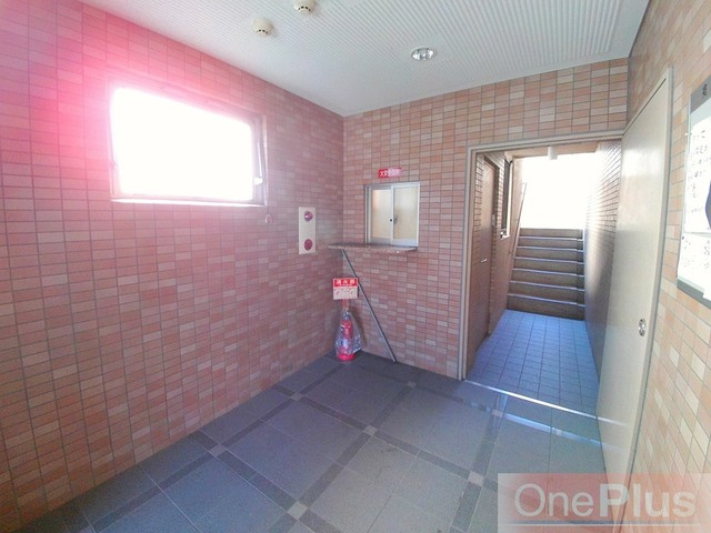 植田マンション城内のエントランス