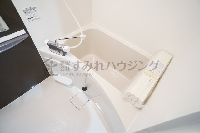 ラ・フォルム宝塚栄町の浴室|参考、同建物・反転間取りの号室