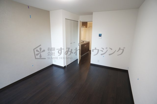ラ・フォルム宝塚栄町の居間・リビング|参考、同建物・反転間取りの号室