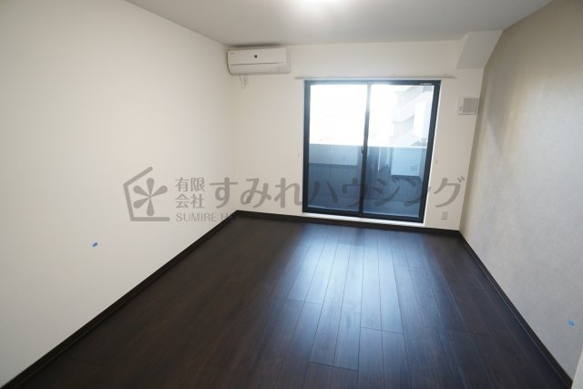 ラ・フォルム宝塚栄町の寝室|参考、同建物・反転間取りの号室
