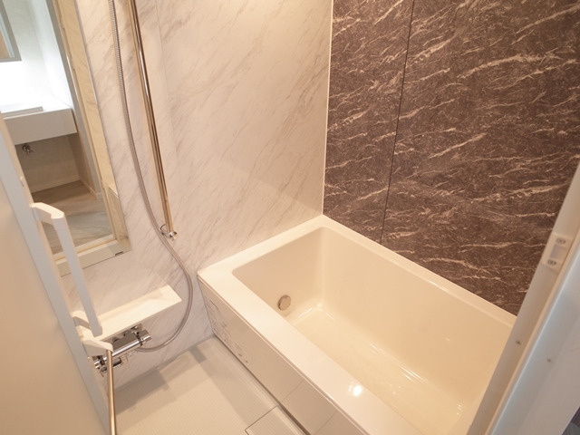 THE APARTMENT HAKATAの浴室