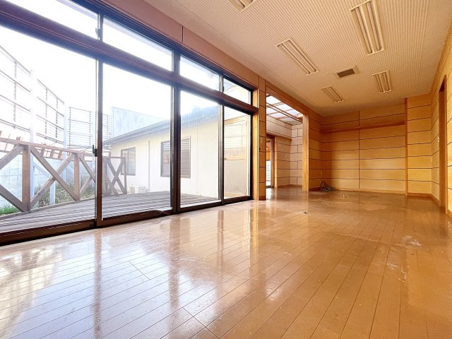 郡山市安積町笹川　事務所兼平屋住宅　安積第三小・安積第二中の洋室