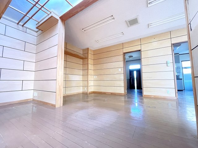 郡山市安積町笹川　事務所兼平屋住宅　安積第三小・安積第二中の洋室