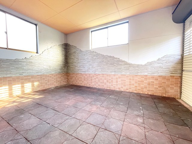 郡山市安積町笹川　事務所兼平屋住宅　安積第三小・安積第二中の駐車場