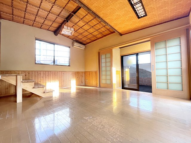 郡山市安積町笹川　事務所兼平屋住宅　安積第三小・安積第二中の洋室