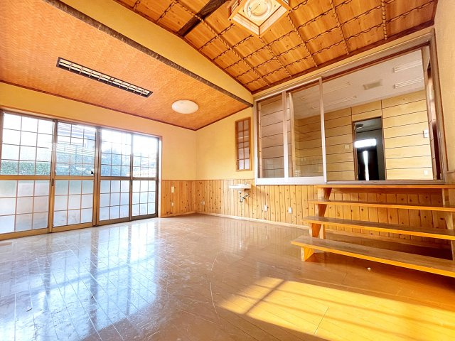 郡山市安積町笹川　事務所兼平屋住宅　安積第三小・安積第二中の洋室