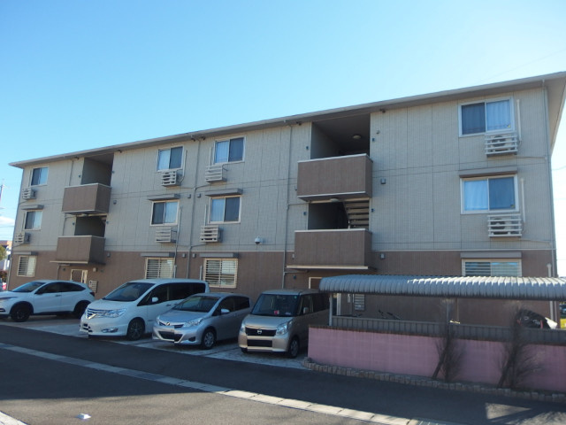 ブロッサムＢ棟の外観