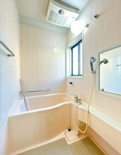 【中古】鶴ヶ島市太田ヶ谷中古住宅の浴室|1Fのお風呂です