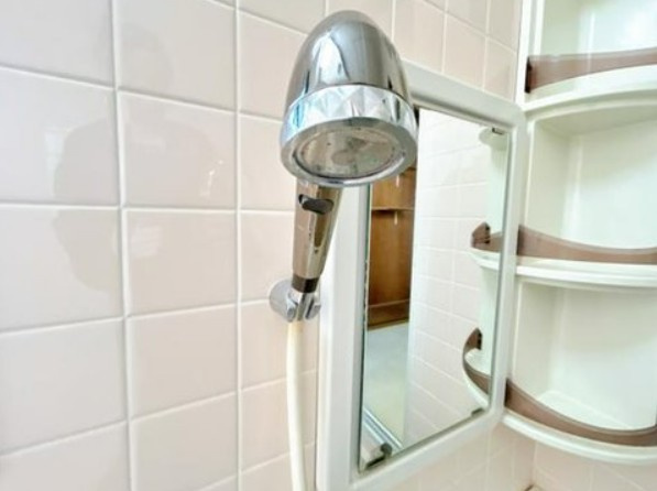 【中古】鶴ヶ島市太田ヶ谷中古住宅の浴室|シャワー