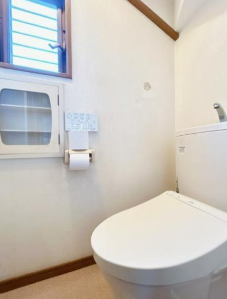 【中古】鶴ヶ島市太田ヶ谷中古住宅のトイレ|1Fトイレです