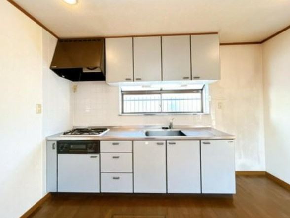 【中古】鶴ヶ島市太田ヶ谷中古住宅のキッチン|2Fキッチンです