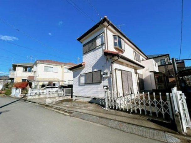 【中古】鶴ヶ島市太田ヶ谷中古住宅の外観|鶴ヶ島の物件は地元に強いホームラボにお任せください！