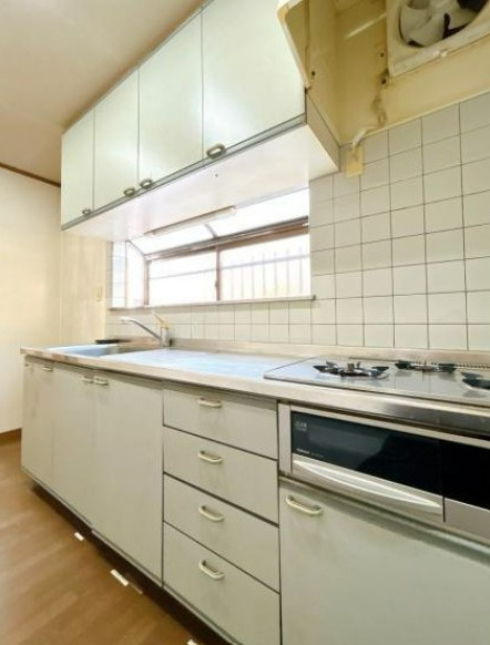 【中古】鶴ヶ島市太田ヶ谷中古住宅のキッチン|1Fのキッチンです