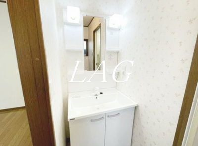 【洗面所】 | クジライハイツ | 独立洗面台です。