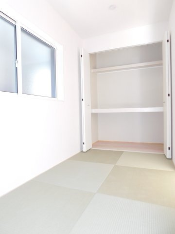 名古屋市北区喜惣治２丁目の新築一戸建の和室|◇洋風和室◇　　明るい洋風和室４．０帖　お子様の遊び場やお昼寝スペースとしても利用できます♪