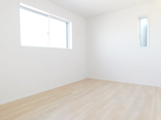 名古屋市北区喜惣治２丁目の新築一戸建の洋室|◇洋室◇　　明るい洋室６．０帖　全居室収納完備！