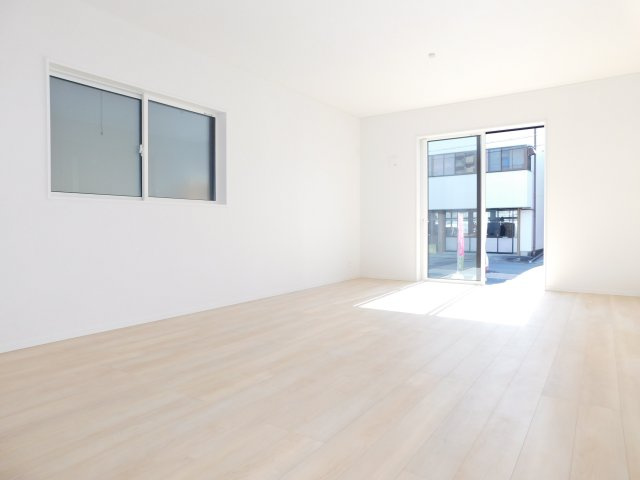 名古屋市北区喜惣治２丁目の新築一戸建の居間・リビング|◇リビング◇　　南面で明るいリビング１８．０帖　インテリアが映える広々リビング♪