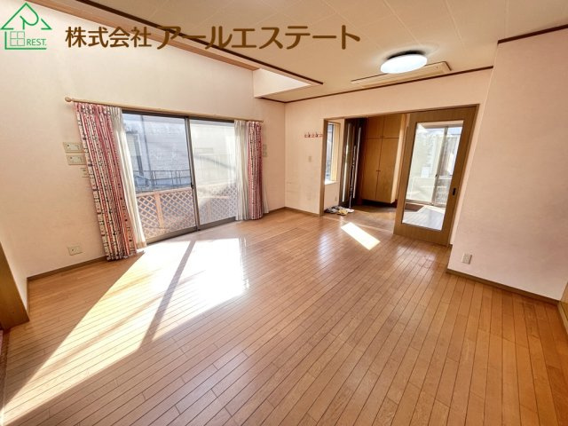 加古川市東神吉町西井ノ口　　JR「宝殿駅」徒歩16分の居間・リビング