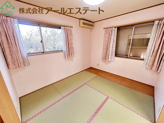 加古川市東神吉町西井ノ口　　JR「宝殿駅」徒歩16分の和室