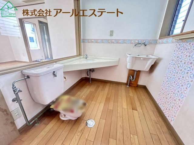 加古川市東神吉町西井ノ口　　JR「宝殿駅」徒歩16分のトイレ