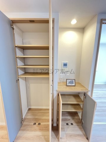 ユアコート入間四季の丘B棟の収納|リビングの収納スペース