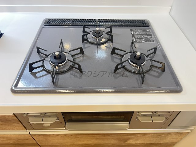 ユアコート入間四季の丘B棟の設備|キッチン3口コンロ