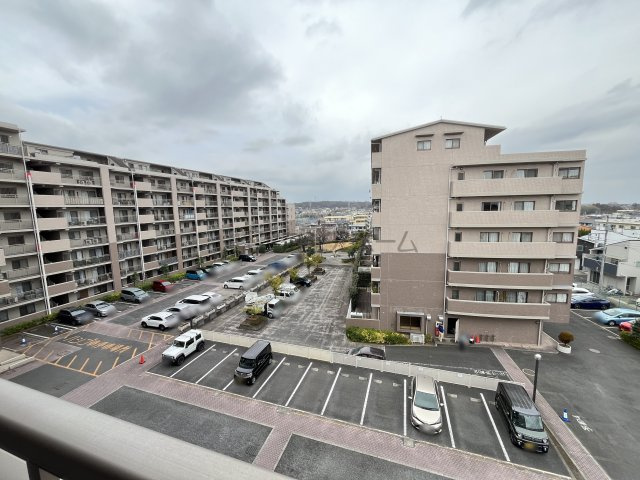 ユアコート入間四季の丘B棟の駐車場