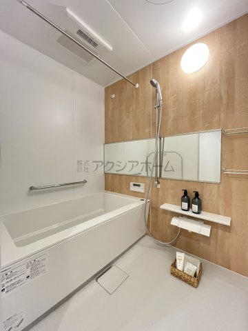 ユアコート入間四季の丘B棟の浴室|新規交換済みのユニットバス。浴室換気乾燥暖房機付きです。