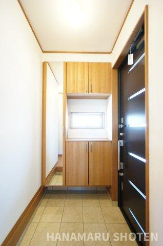 中古　千葉市若葉区加曽利町の玄関|＊当日ご案内可＊ご希望の物件まとめてご案内！弊社が掲載していない物件でもOK♪お気軽にご相談ください ♪お電話でのお問合わせがスムーズ♪