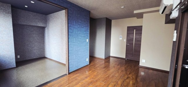 ザ・クロスメントの居間・リビング