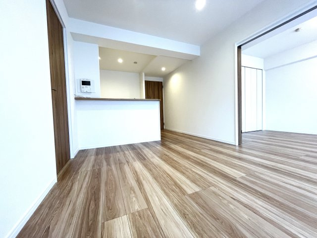 ダイアパレスグラン・ステージ博多の居間・リビング|家具を配置しやすいリビング。
リビングは1番長く居るお部屋だから、使いやすいことが何より大切☆