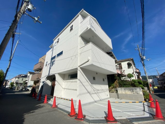 東大阪市喜里川町×自由設計の家　【建築条件付き売り土地】　の完成予想図|【施工例　外観】家族みんなが「早く帰ろう」と思えるような、見るたびときめく外観に仕上がりました☆☆