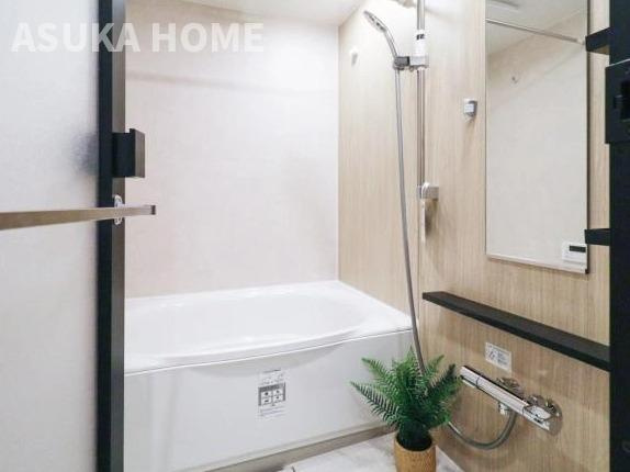 サウスヒルズ横浜弘明寺の浴室|テレビモニター付きインターフォンなので、急な来客時の家族の安全にも役に立つ設備です♪