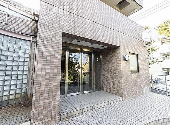 サウスヒルズ横浜弘明寺のエントランス|3LDK｜最寄り駅まで徒歩圏マンション　京浜急行　弘明寺駅徒歩10分圏内の立地です。
