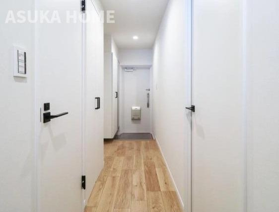 サウスヒルズ横浜弘明寺の玄関|すっきりとした玄関の印象はスタィリッシュな雰囲気にみえますね。