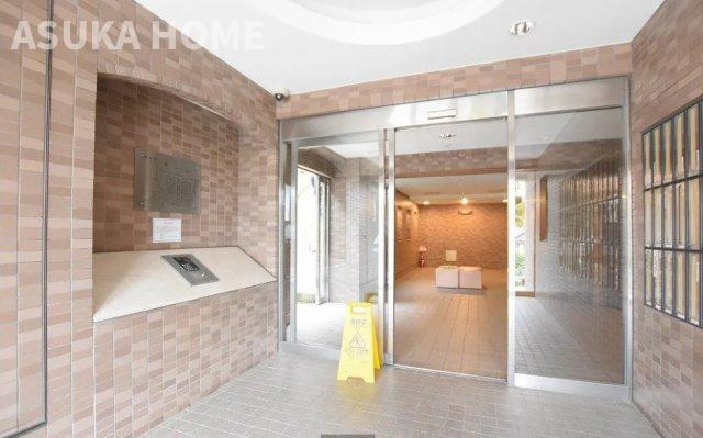 サウスヒルズ横浜弘明寺のエントランス|自動扉がついているオートロックのエントランスなので防犯面も安心です。