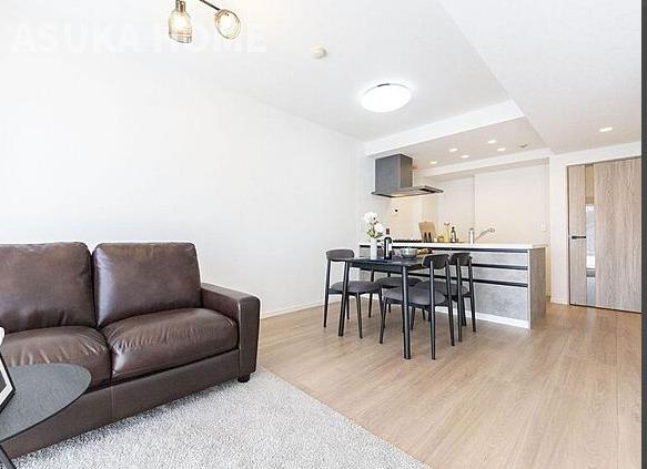 サウスヒルズ横浜弘明寺の居間・リビング|4階角部屋×東南向き×前面棟なしで朝から明るいリビングダイニンです。