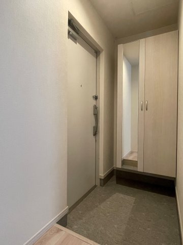 Ｃａｓａ　Ｓｔｒａｄａｌｅ　（カーサ・ストラダーレ）の玄関