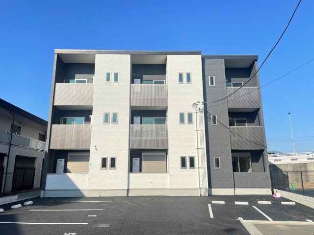 Ｃａｓａ　Ｓｔｒａｄａｌｅ　（カーサ・ストラダーレ）