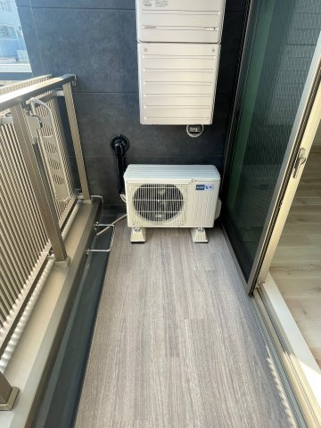 Ｃａｓａ　Ｓｔｒａｄａｌｅ　（カーサ・ストラダーレ）のバルコニー