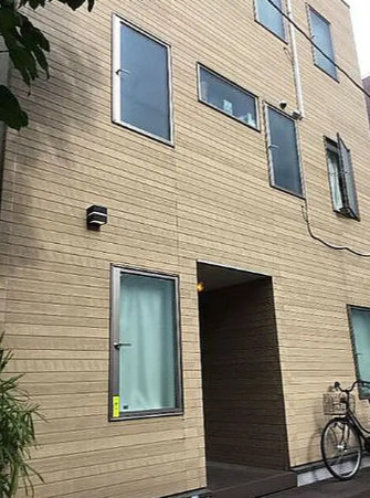 Ｍａｈａｌｏ　Ｔｅｒｒａｃｅ雷門（マハロテラス）　３０２号室のエントランス